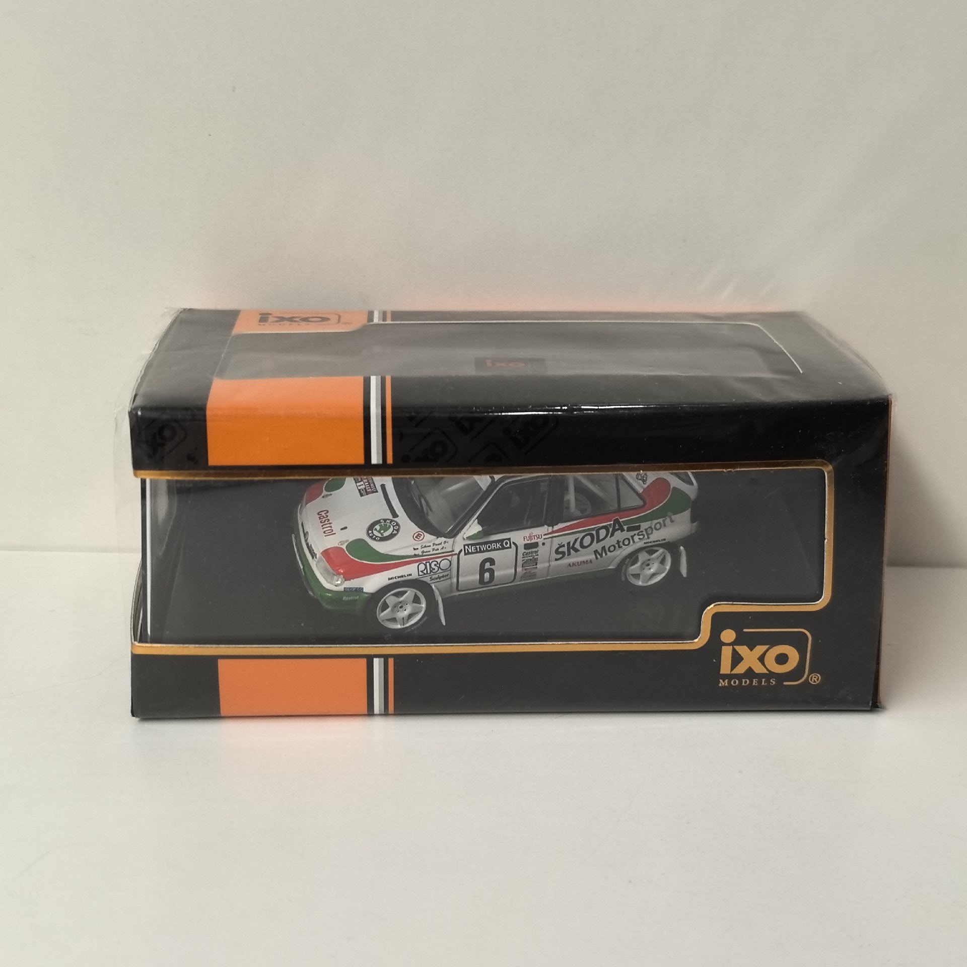 Model Kit Cars - Diecast IXO schaal 1/43 SKODA FELICIA
