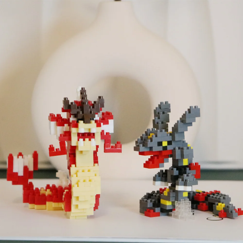 Model Kit Rayquaza - Pokemon Micro Bouwstenen Rode Gyarados Rayquaza